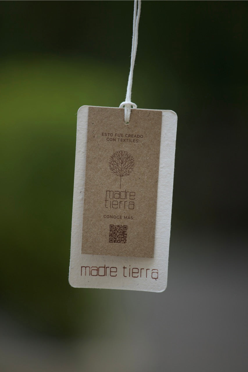 Siembra una planta de manzanilla con tu etiqueta